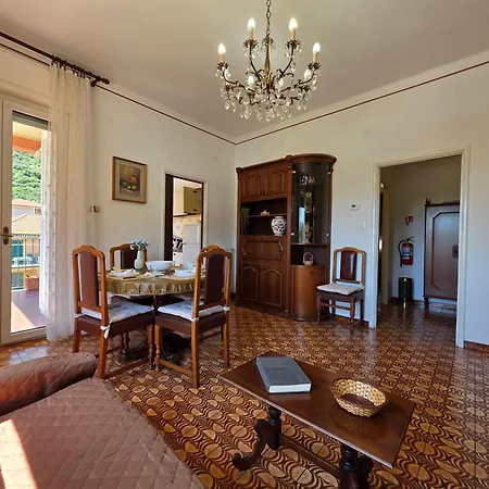 Spacious Flat With Terrace, Wi-fi, Sea & Finalborgo Apartment