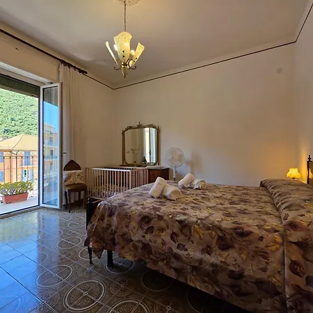 Spacious Flat With Terrace, Wi-fi, Sea & Finalborgo Apartment Finale Ligure