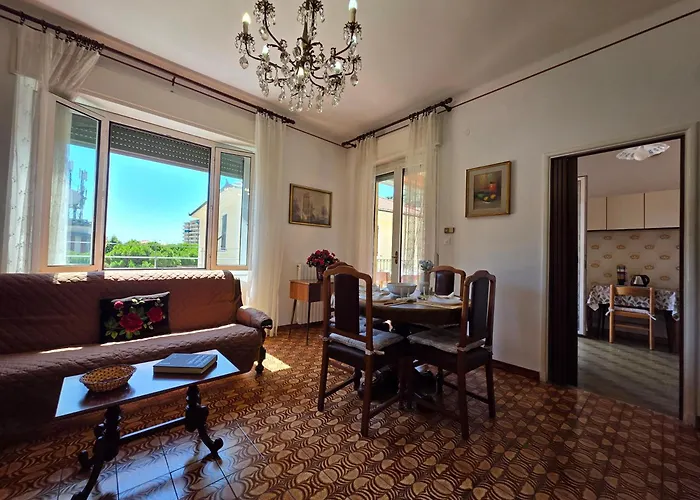 Appartamento Spacious Flat With Terrace, Wi-fi, Sea & Finalborgo Finale Ligure