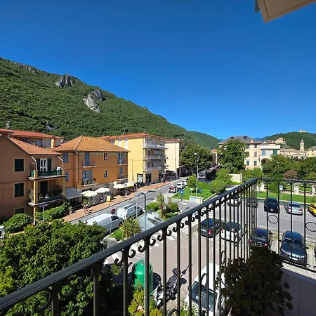 Spacious Flat With Terrace, Wi-fi, Sea & Finalborgo * فينالي ليغوري
