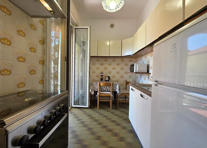 Διαμέρισμα Spacious Flat With Terrace, Wi-fi, Sea & Finalborgo Finale Ligure