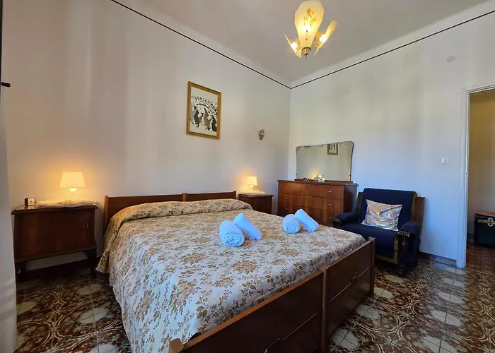 Spacious Flat With Terrace, Wi-fi, Sea & Finalborgo *