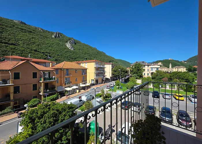 Spacious Flat With Terrace, Wi-fi, Sea & Finalborgo * Finale Ligure