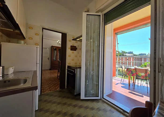 Διαμέρισμα Spacious Flat With Terrace, Wi-fi, Sea & Finalborgo *